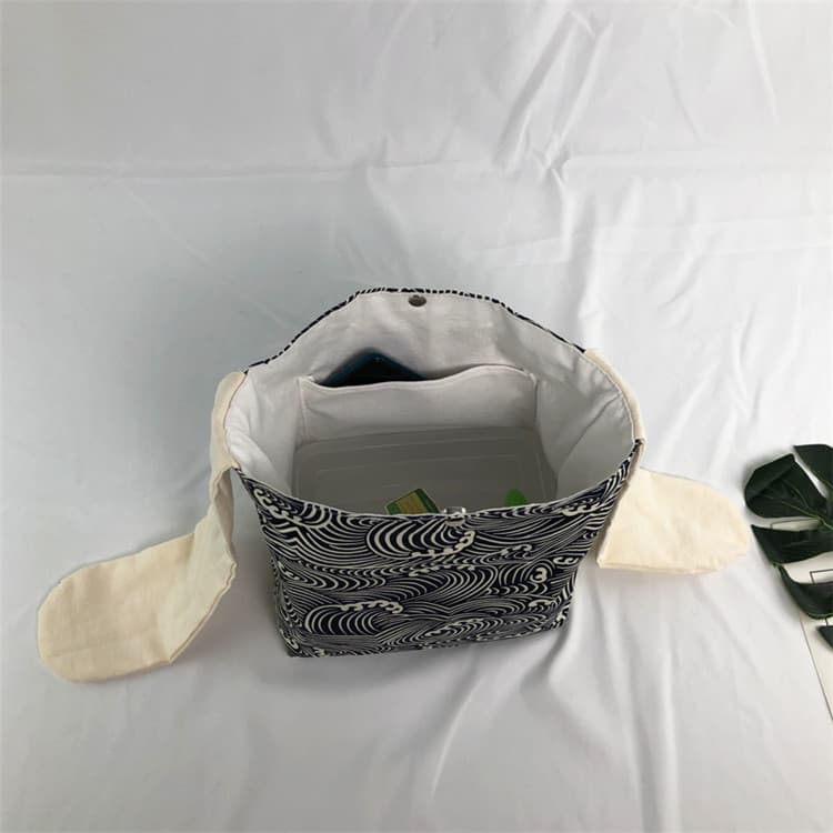 和風波模様の布製ランチバッグ巾着タイプ 小さめ